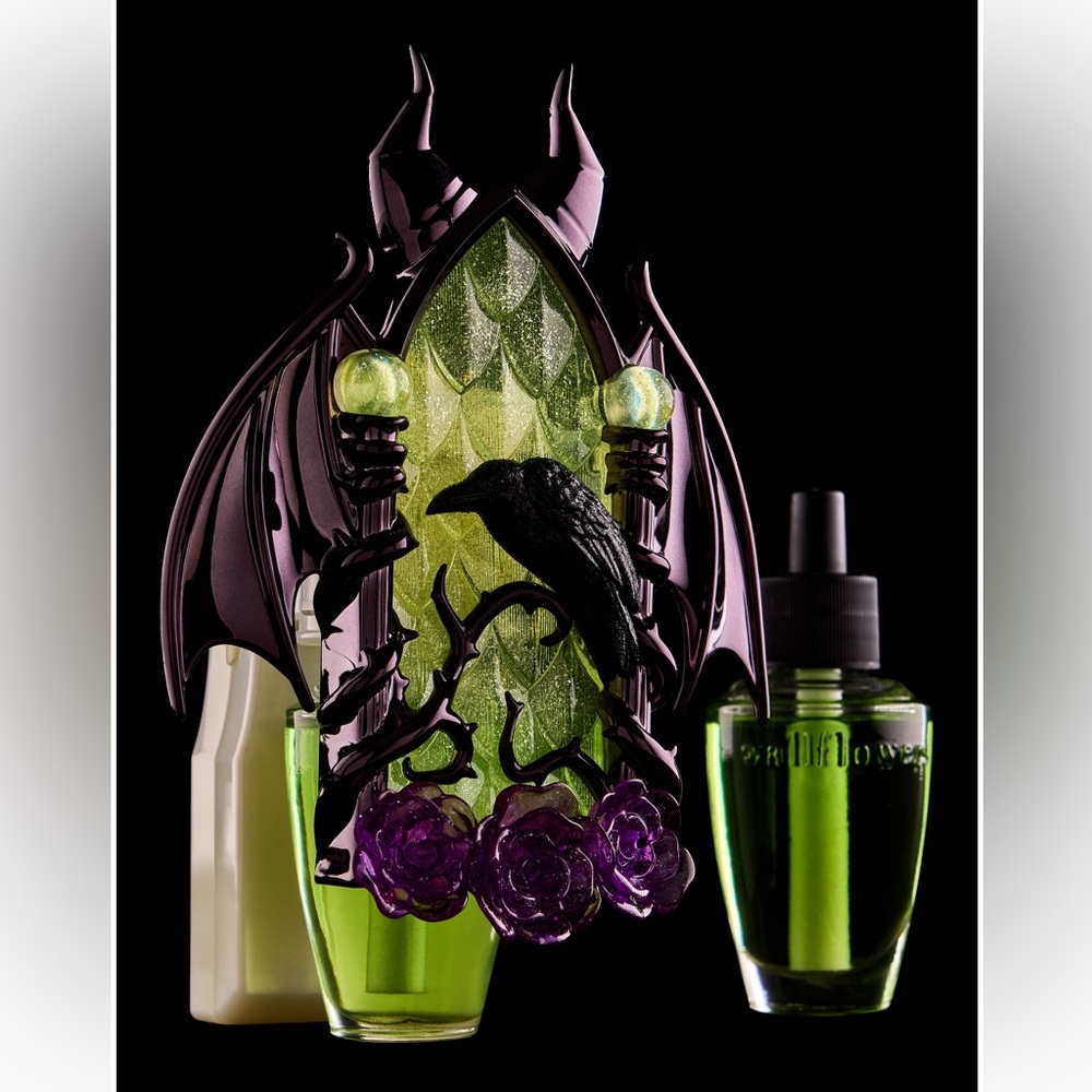 Maleficent Dragon Scent Nightlight Wallflower
Fragrance Plug Bath & Body works